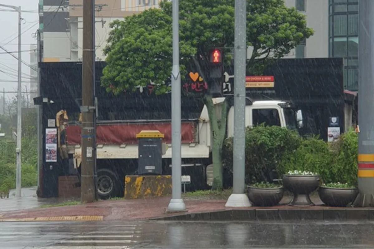 제주도 덤프트럭.jpg