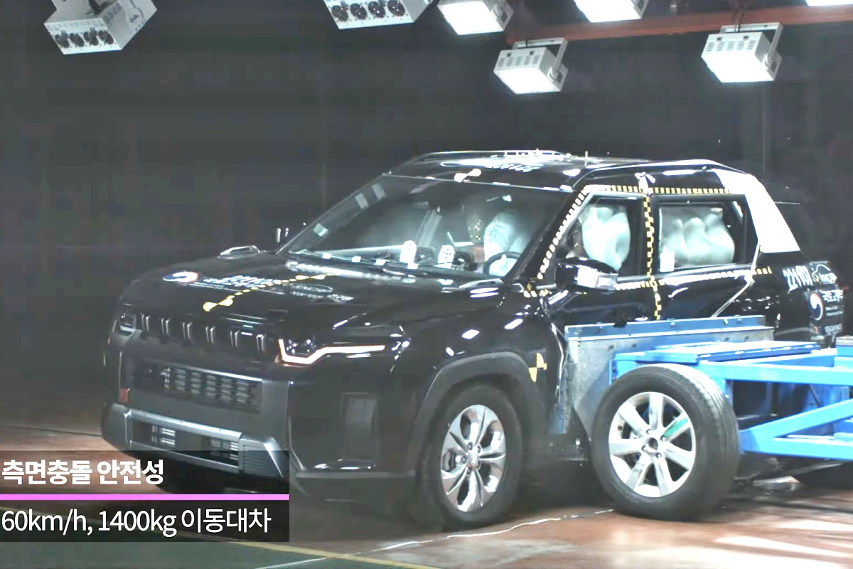 1_쌍용 토레스 측면 충돌 안전성 평가_유튜브 'koreancap'.jpg