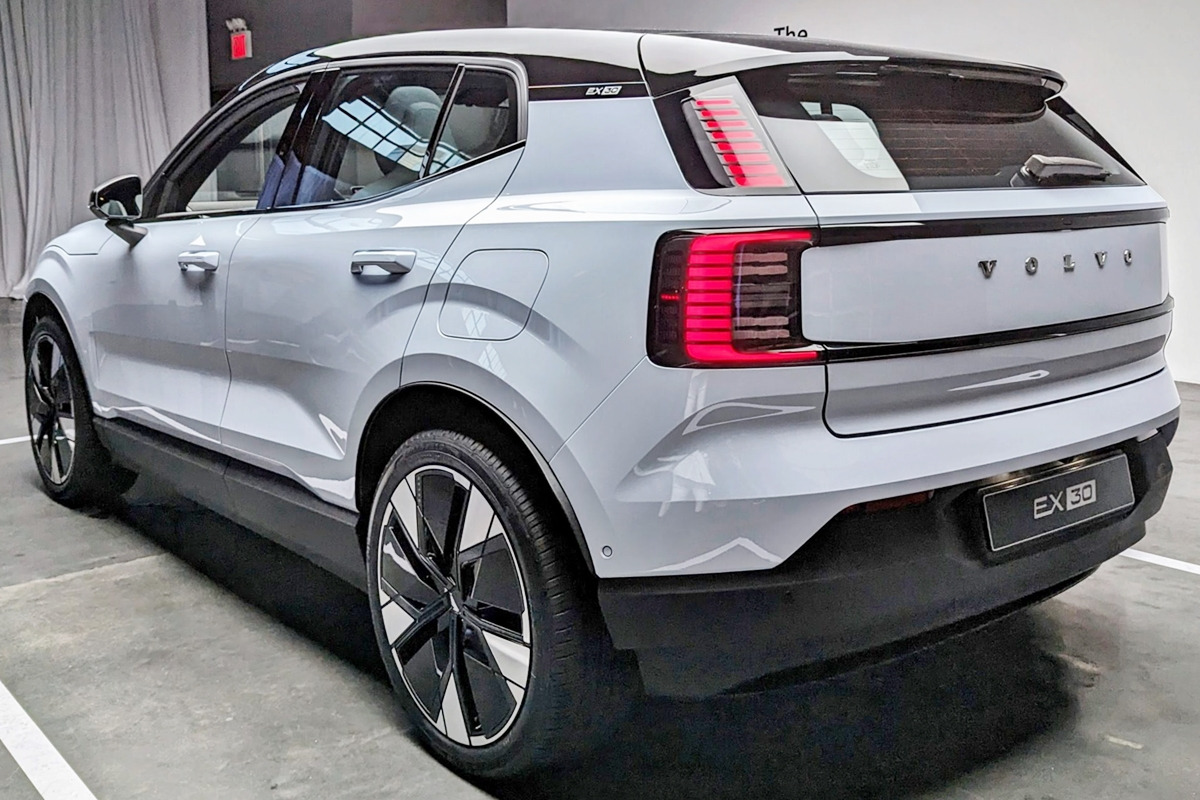 볼보-EX30-4.jpg