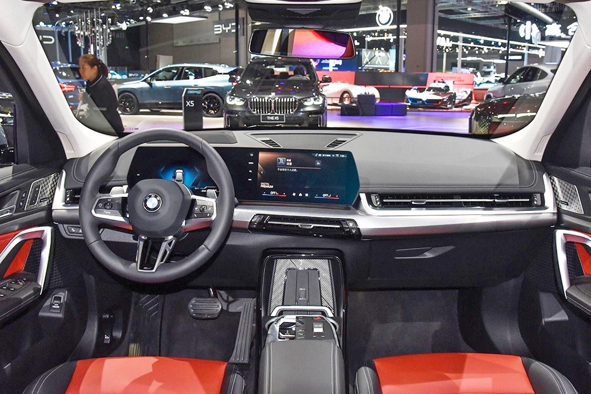 4_BMW X1 Li 인테리어_TinXe.jpg