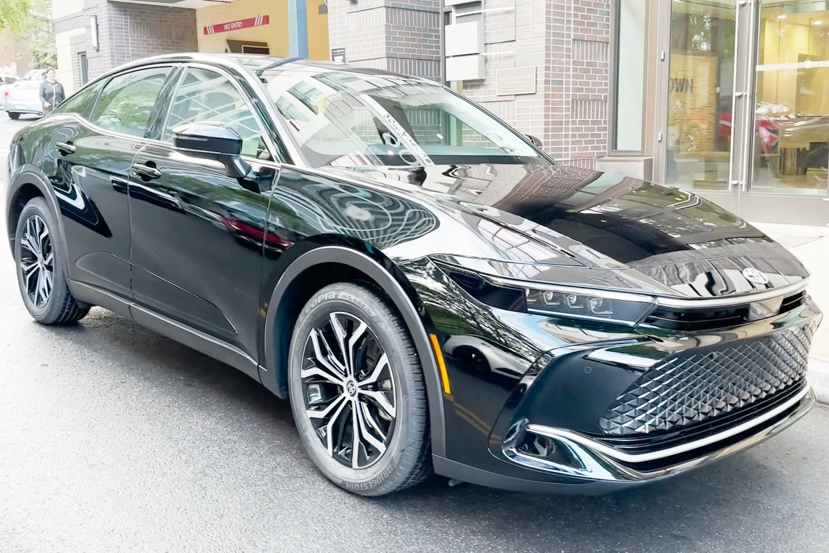 2_토요타 크라운_유튜브 채널 'ToyotaJeff Reviews'.jpg