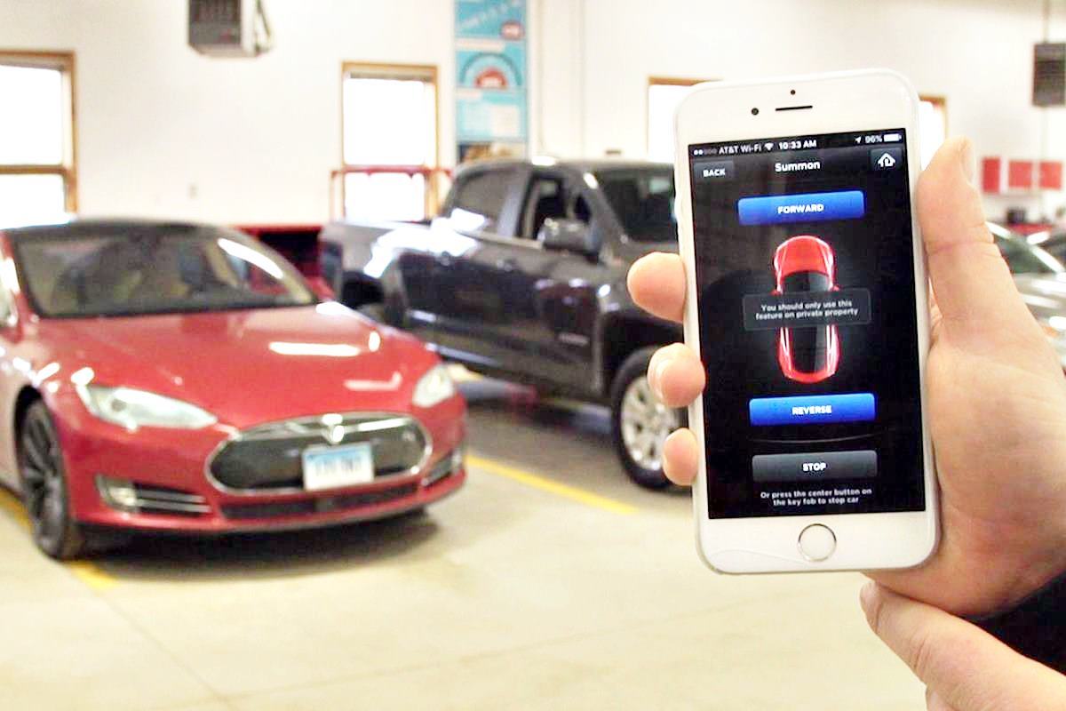 테슬라 자동 주차.jpg