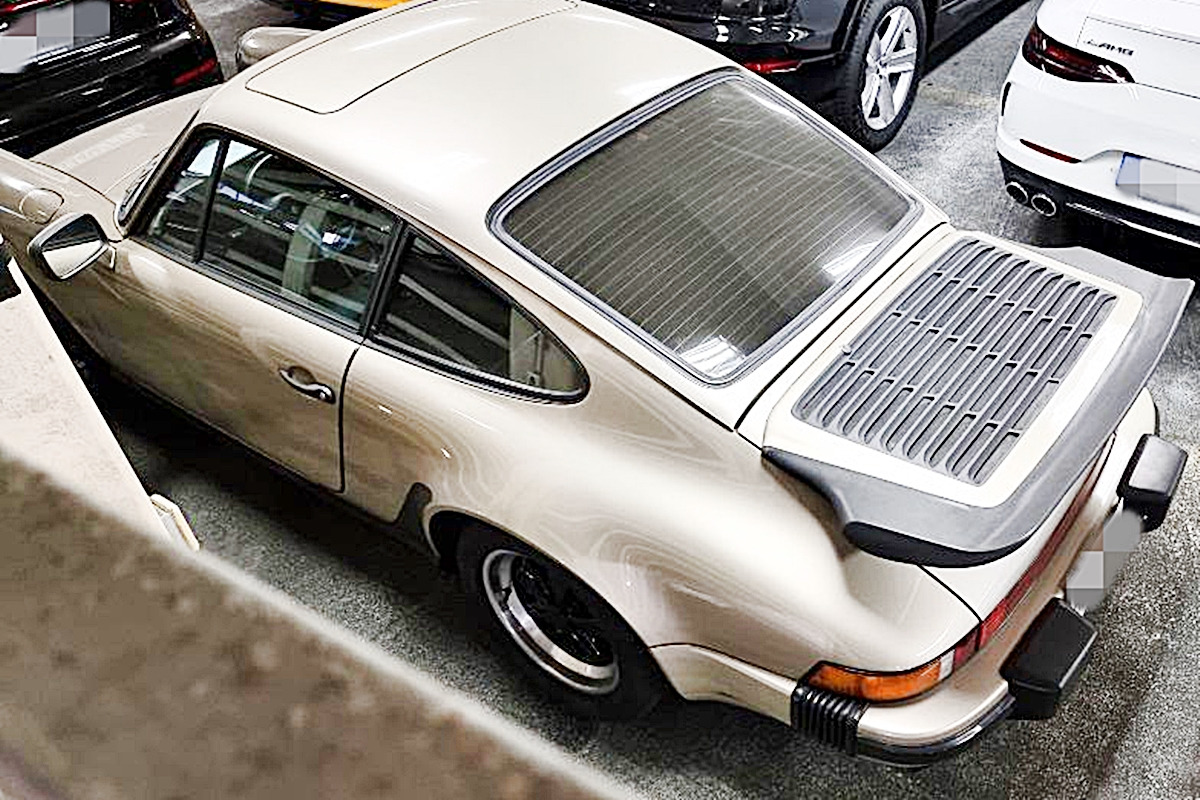 포르쉐 930 카레라.jpg