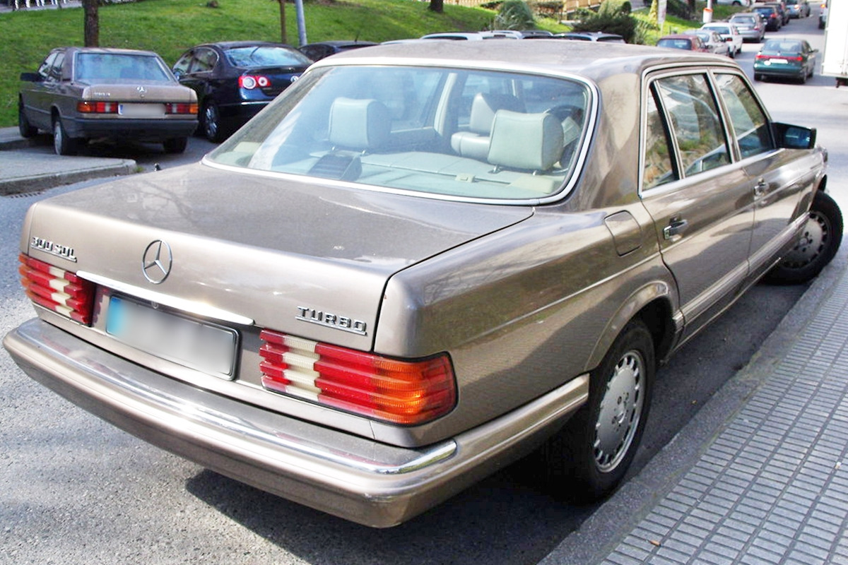 2_1987년형 메르세데스-벤츠 300 SDL_Flickr.jpg