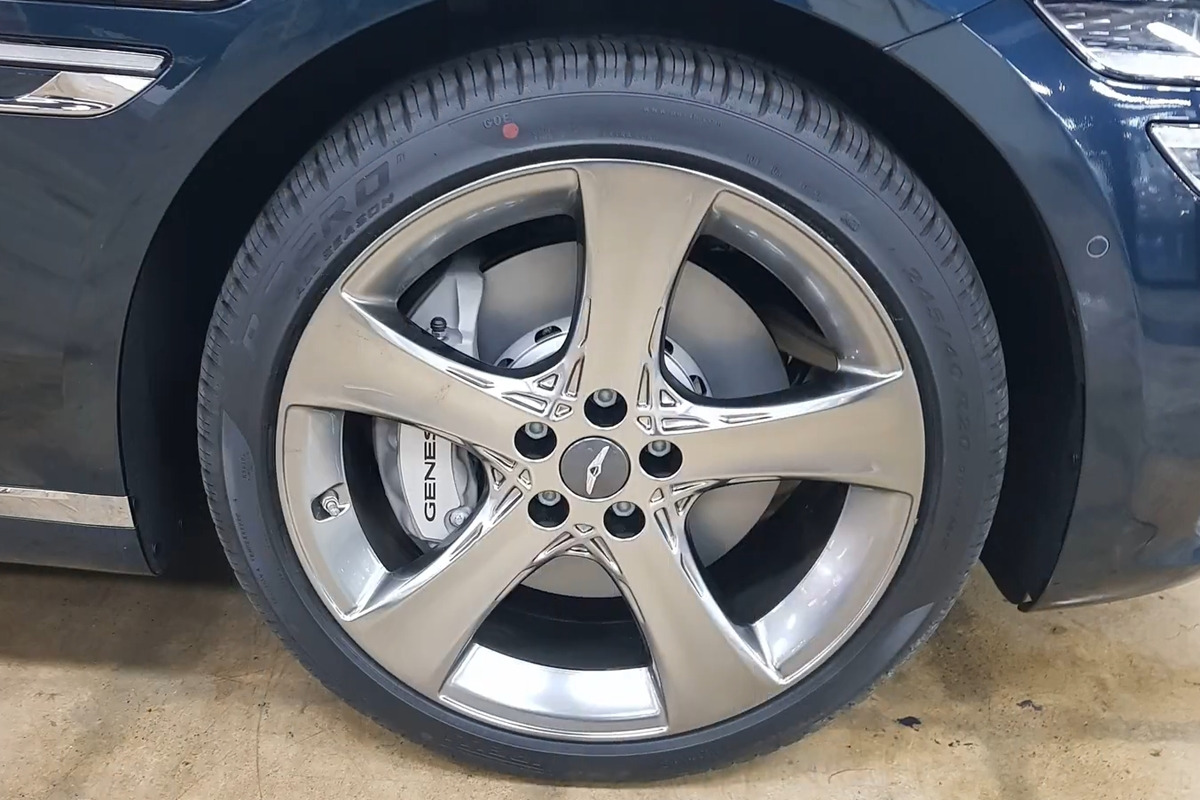 6_제네시스 G80 전륜 모노블럭 브레이크_YouTube '가드원 서초점'.jpg