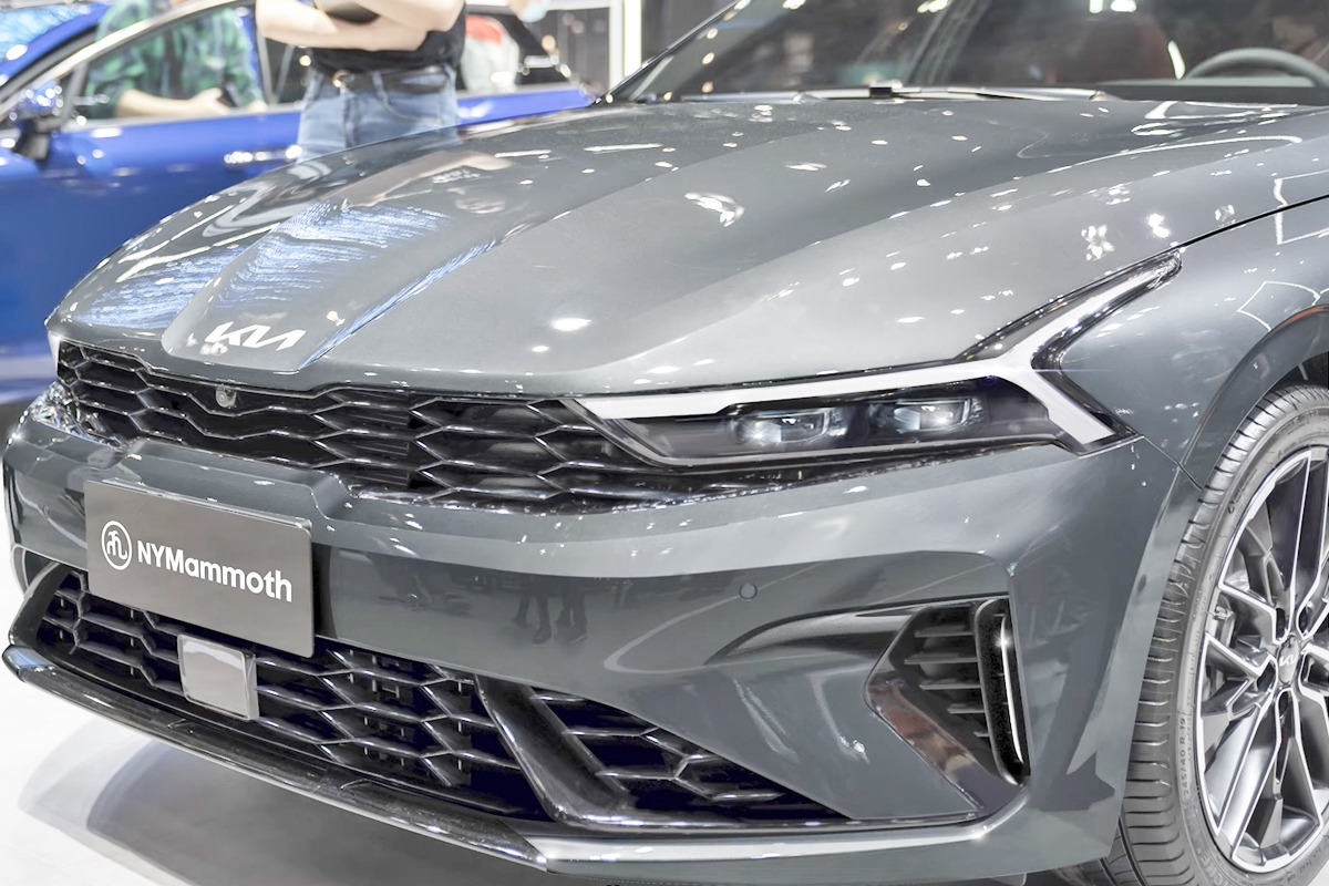 2_기아 K5 페이스리프트 예상도_유튜브 채널 '뉴욕맘모스_NYMAMMOTH'.jpg