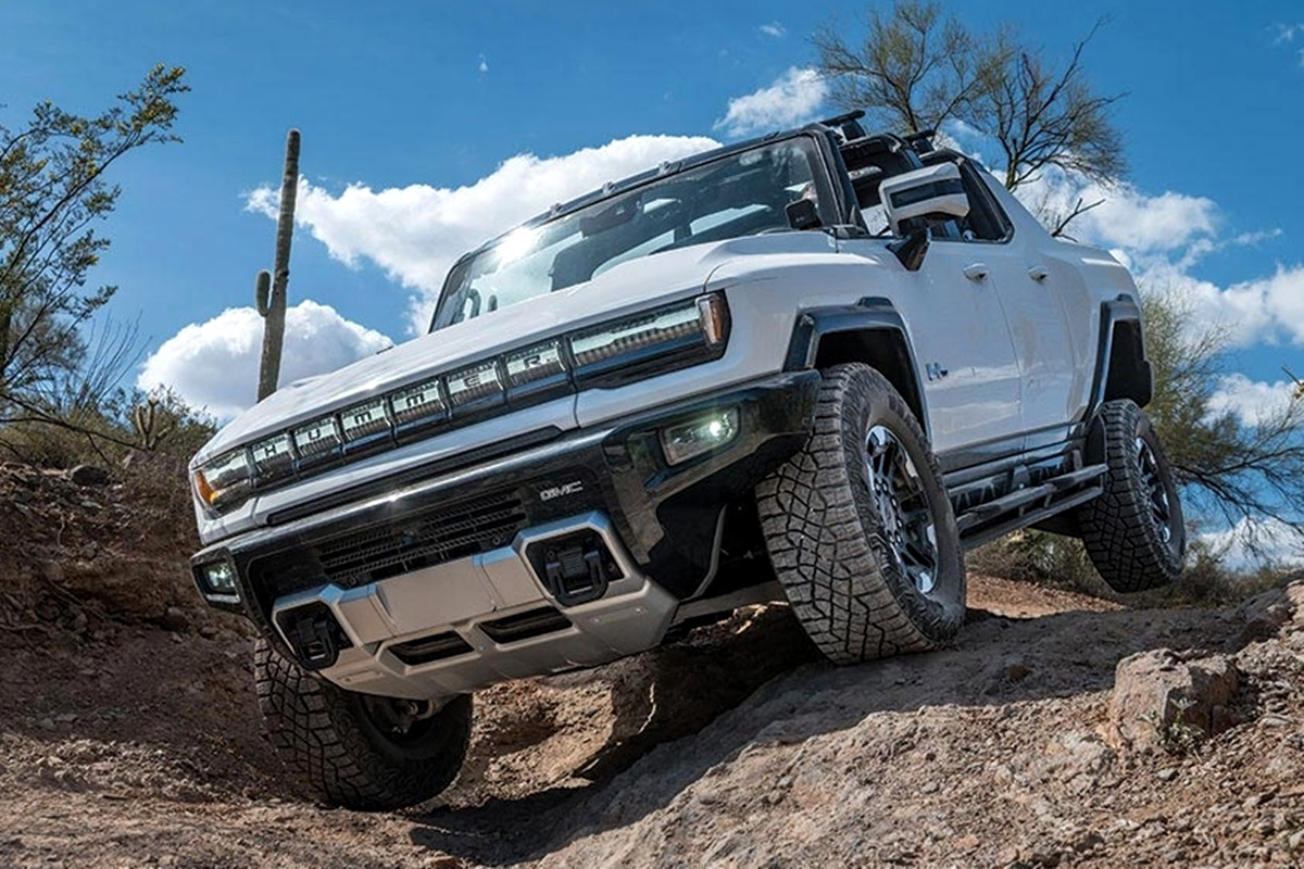 GMCHummerEVBryonDorr-4-crop-1.jpg