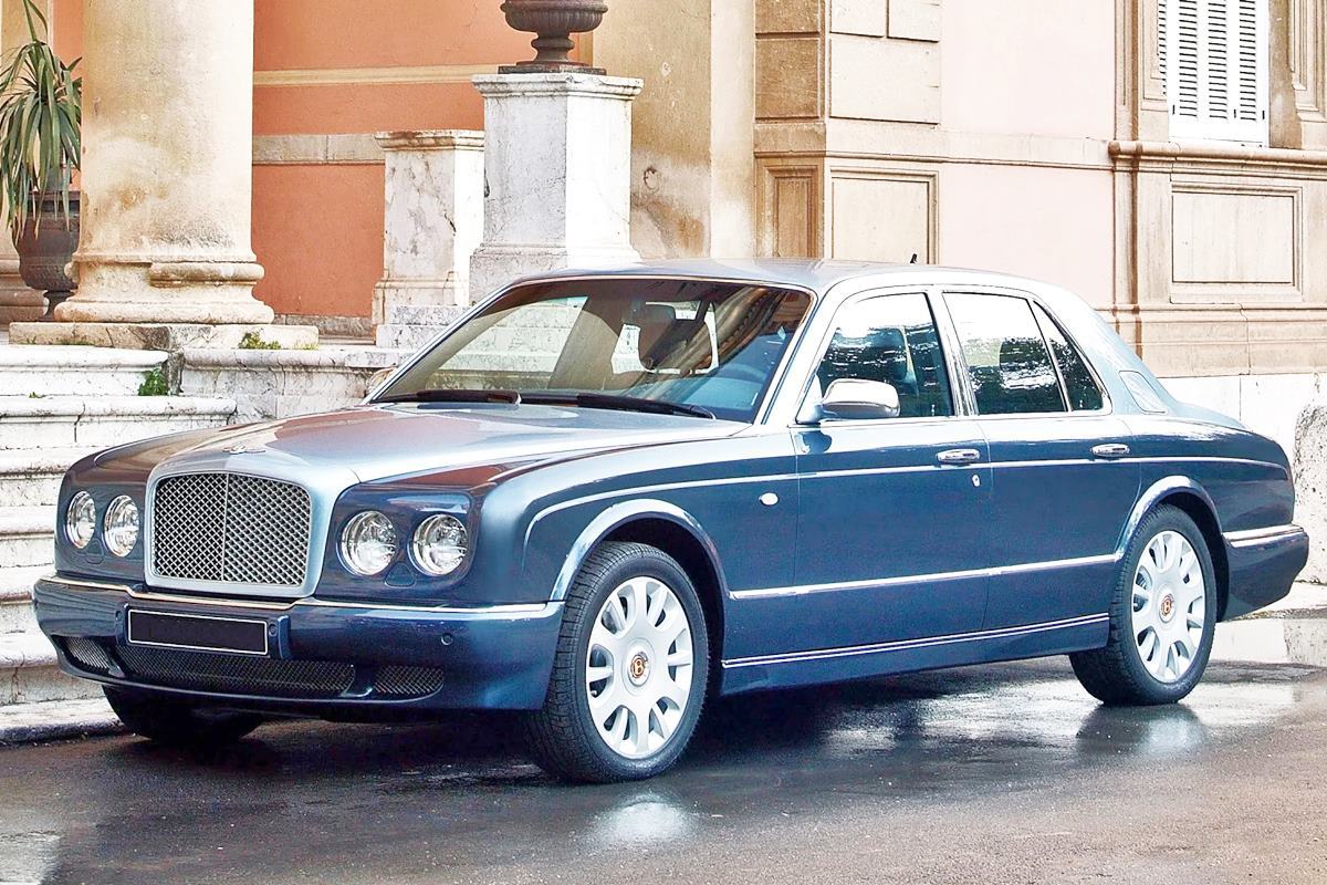 벤틀리 아르나지 Edmunds.jpg