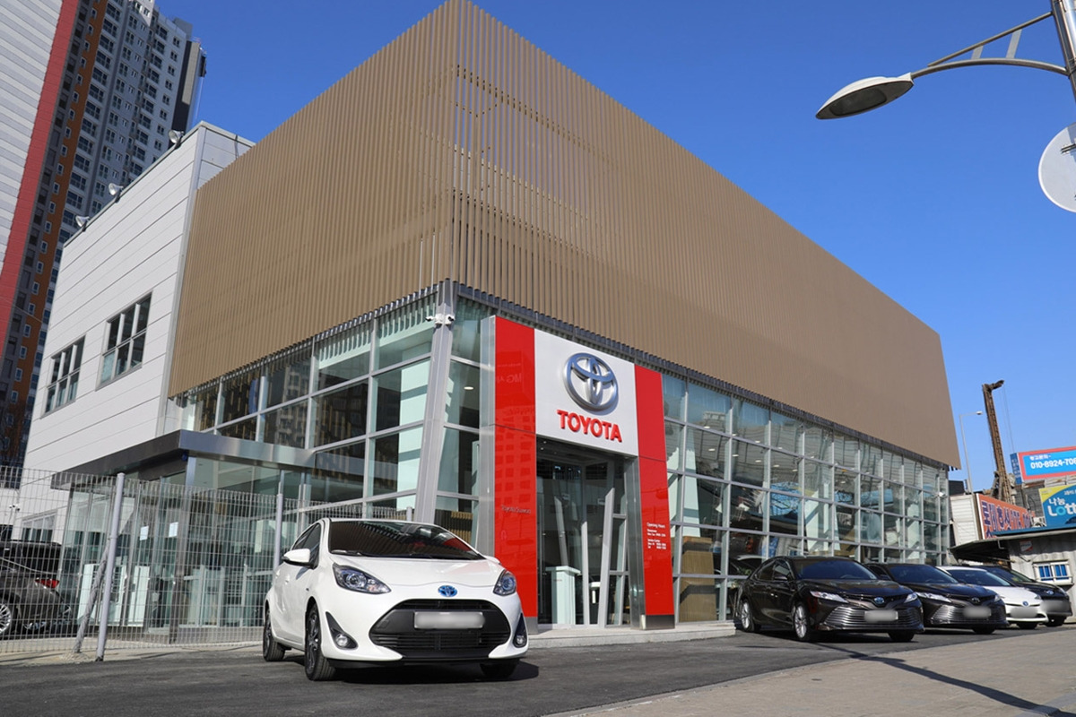 1_토요타 전시장_한국토요타.jpg