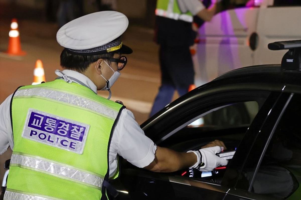 연합뉴스 경찰 단속.jpg