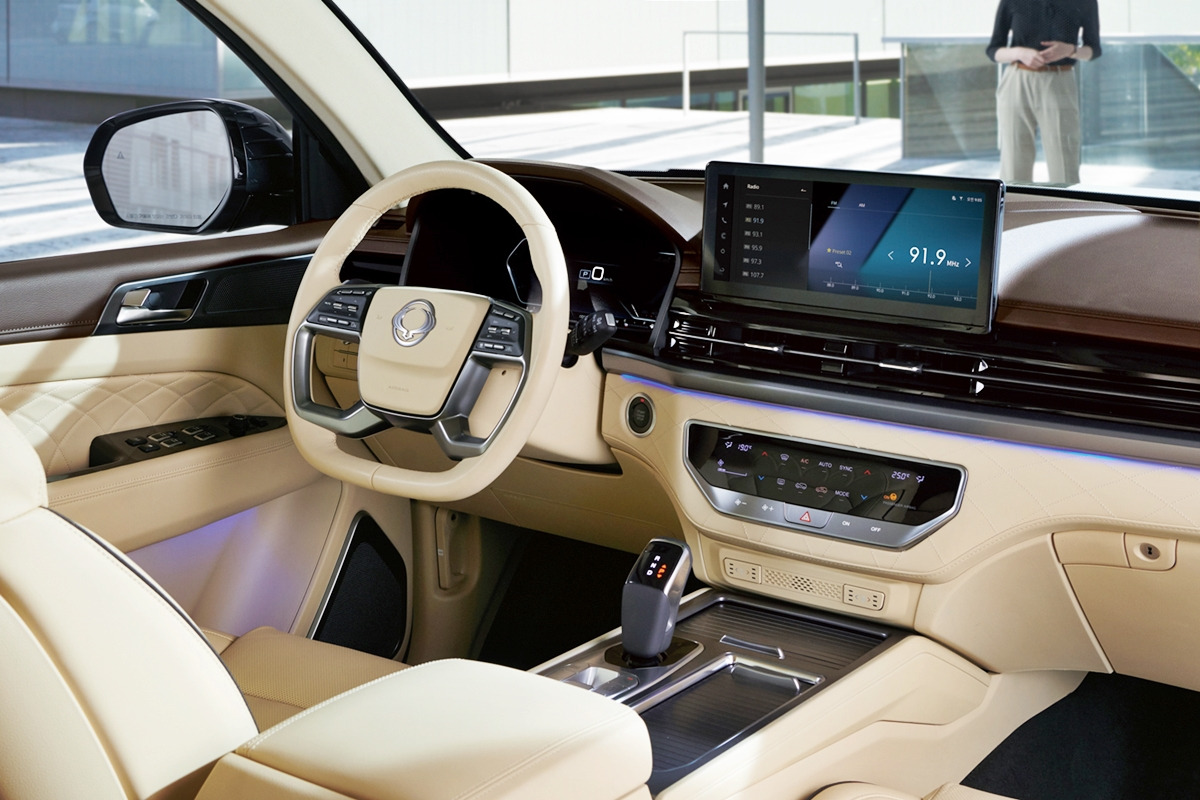 3_KG 모빌리티 렉스턴 뉴 아레나 인테리어.jpg