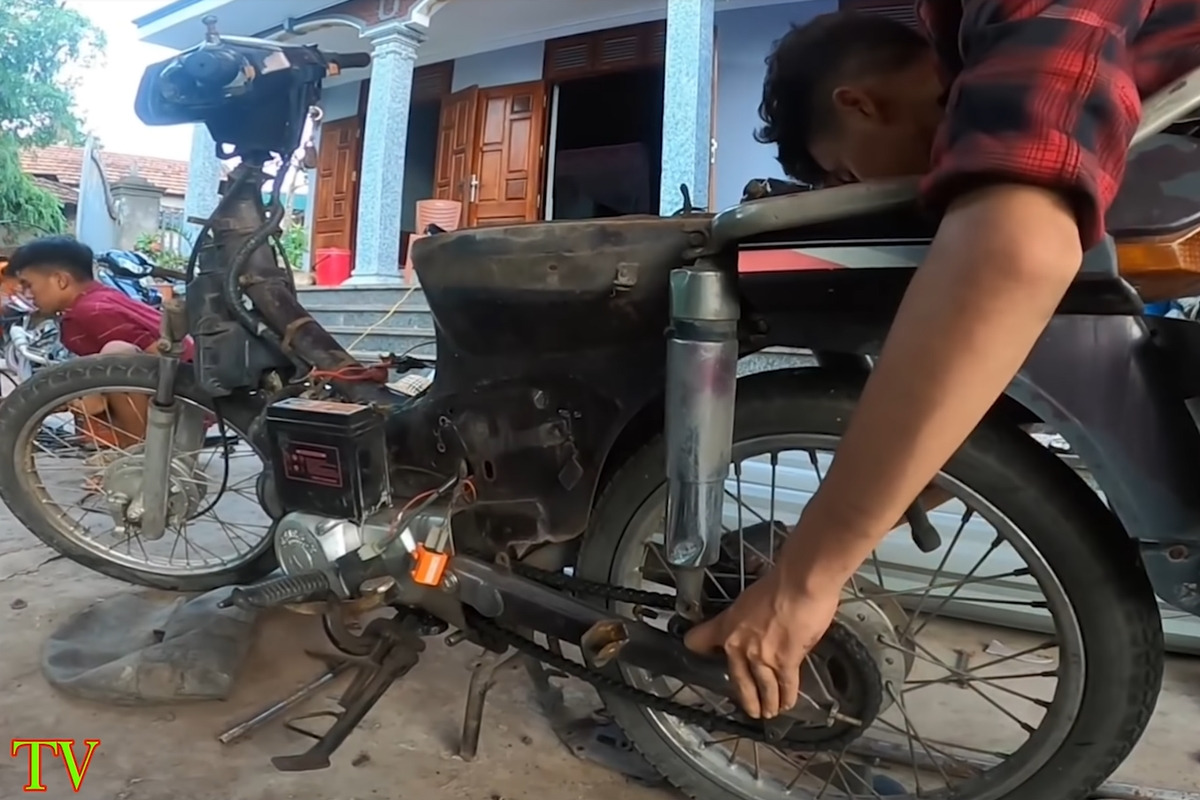 5_혼다 슈퍼커브_유튜브 채널 'NHET TV'.jpg