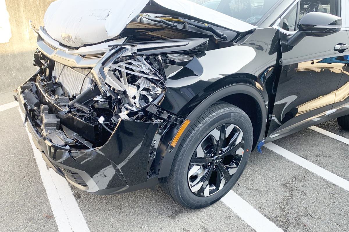 사고로 파손된 차량 뉴스1.jpg