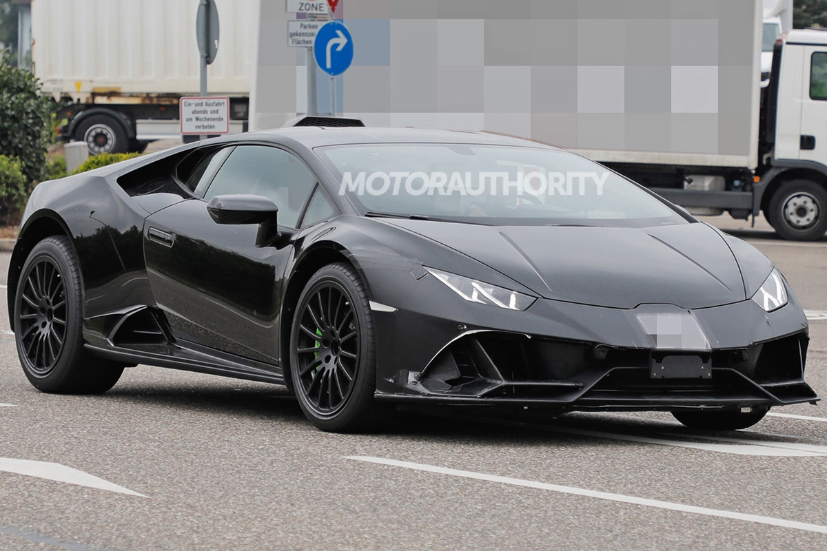 2023-lamborghini-huracan-sterrato-spy-shots--photo-credits-baldauf-sb-medien_100841093_h.jpg