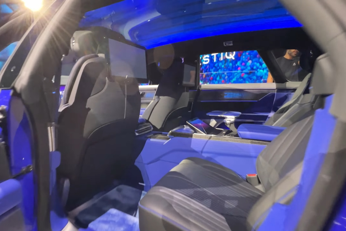 4_캐딜락 셀레스틱 2열_YouTube 'Autolist'.jpg