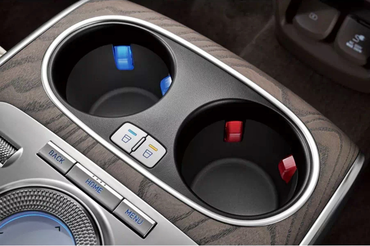 8_제네시스 GV80 2열 냉온장 컵홀더_제네시스.jpg