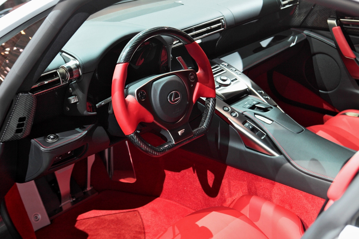 2_렉서스 LFA 인테리어_Wikipedia.jpg