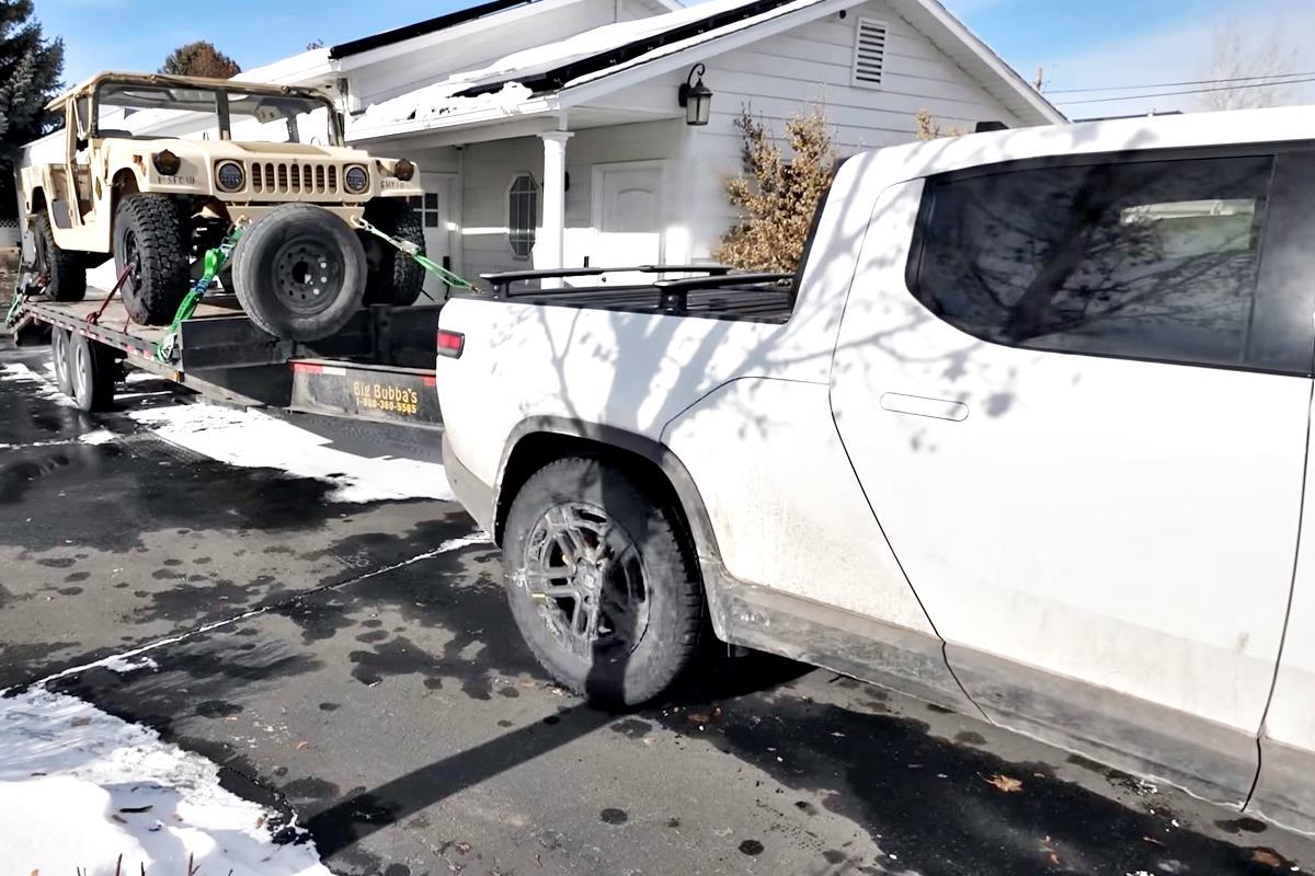 4.5t을 문제 없이 끄는 리비안 R1T Youtube Mylo Fowler.jpg