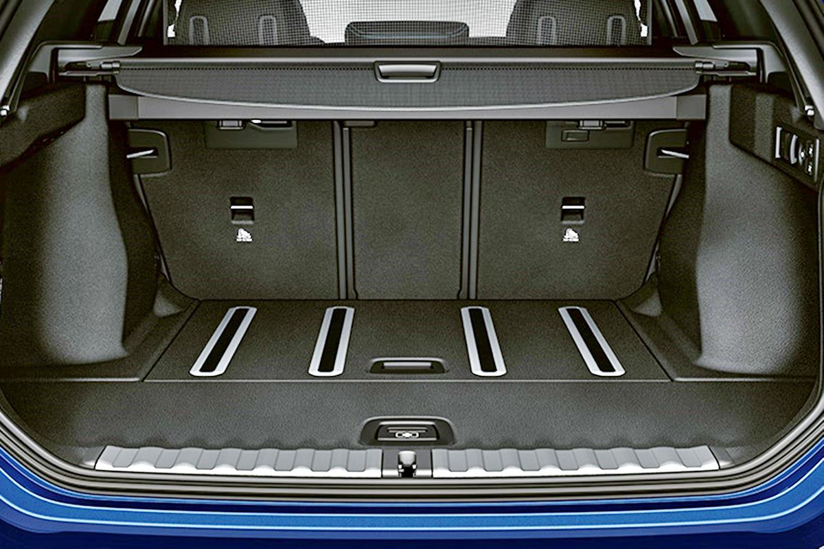 BMW 3시리즈 투어링 적제공간 BMW 코리아.jpg