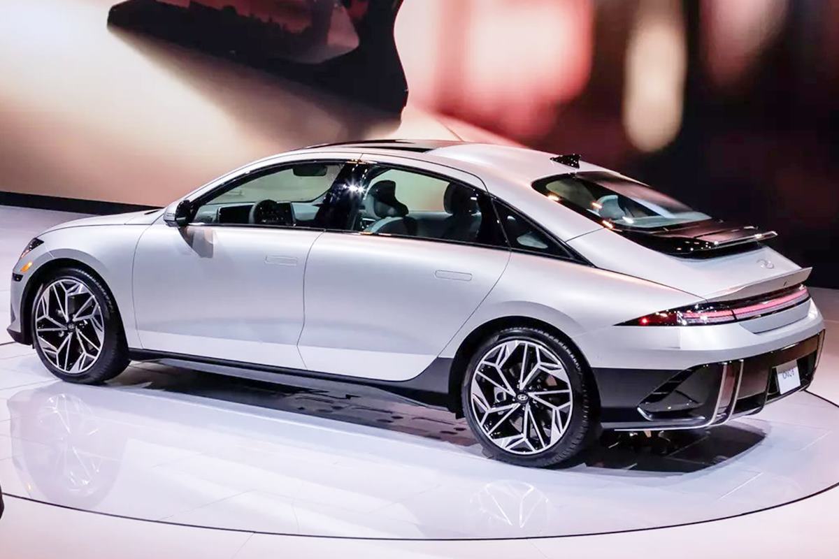 현대자동차 아이오닉6 Cars.com.jpg