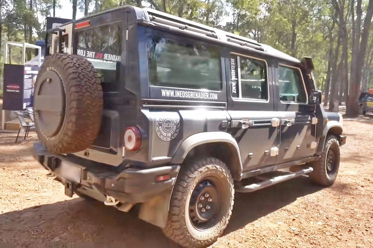 6_이네오스 그레나디어_유튜브 채널 '4xoverland'.jpg