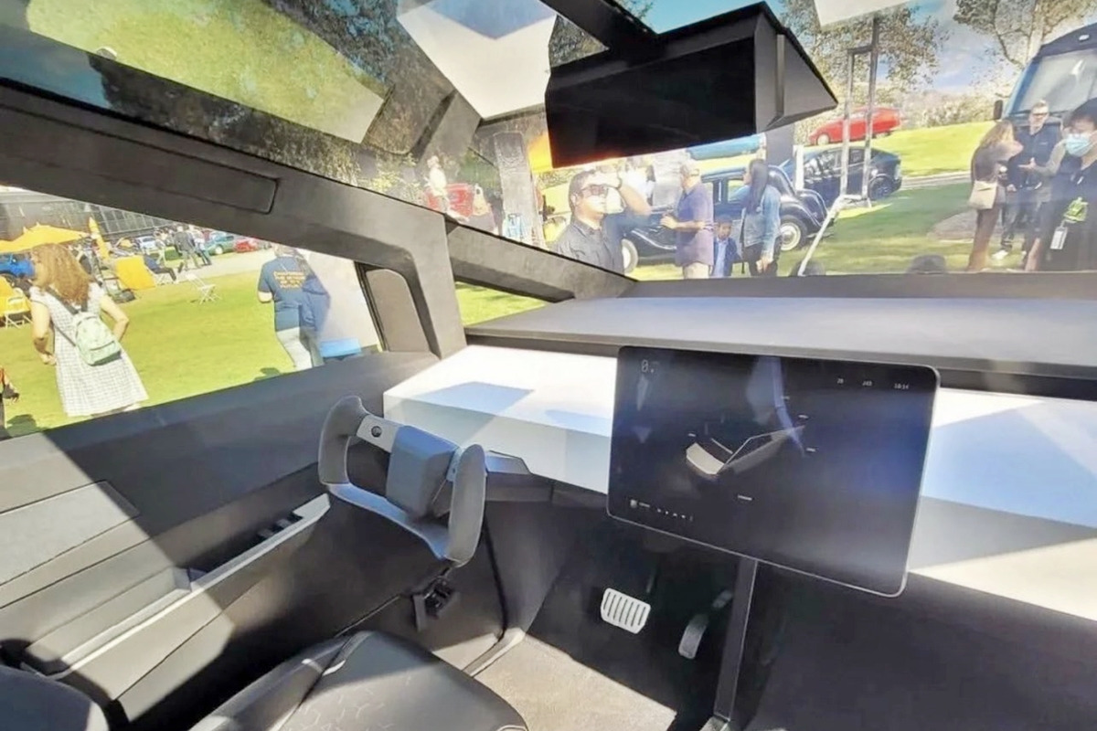 3_테슬라 사이버트럭 양산형 인테리어_트위터 'S3XY ASTRO'.jpg