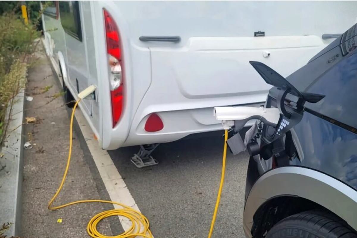 캠핑카에 사용되는  V2L EVPOST.jpg