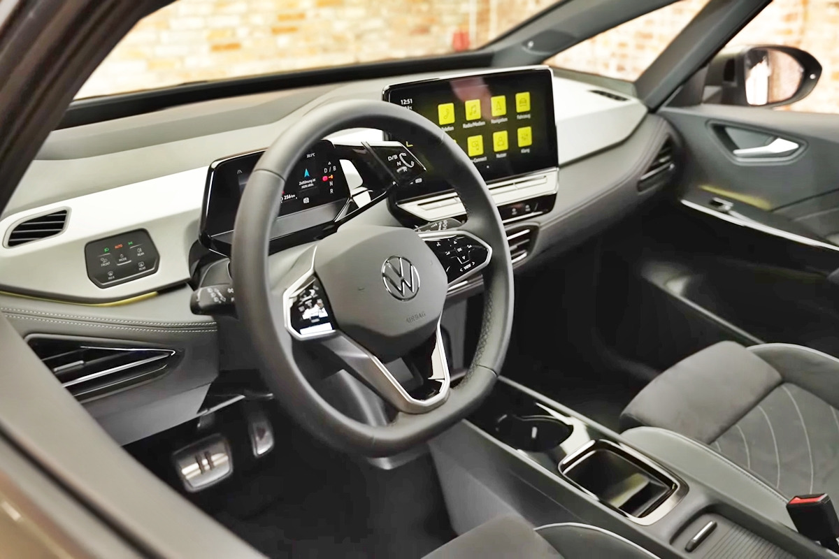 3_폭스바겐 ID.3 인테리어_유튜브 채널 'crospotter13'.jpg