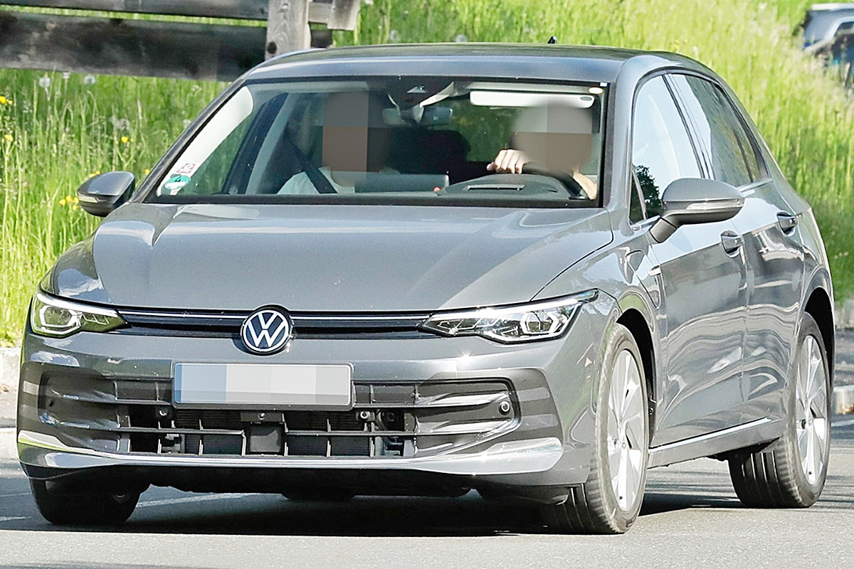 0_폭스바겐 골프 페이스리프트 스파이샷_'MotorAuthority'.jpg