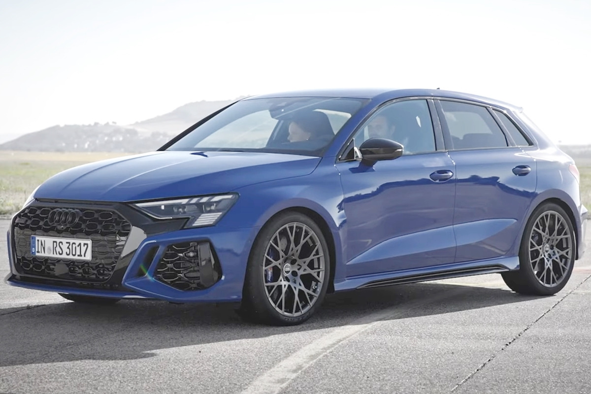 5_아우디 RS3 퍼포먼스 에디션_YouTube 'YOUCAR'.jpg