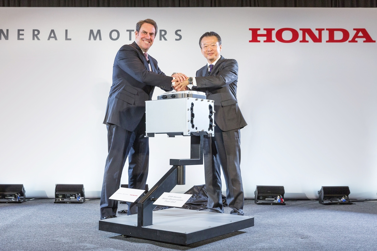 3_혼다 차세대 수소 연료전지 시스템_GM.jpg
