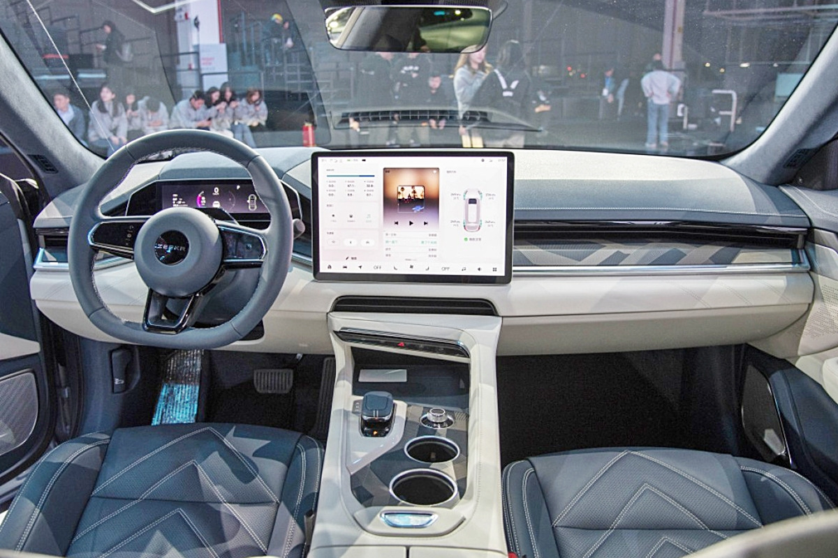 5_지커 001 인테리어_'Arena EV'.jpg