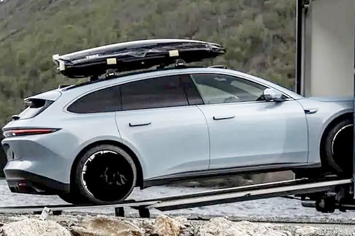 6_니오 ET5 오리온 광고 촬영 현장 유출_'Electrek'.jpg