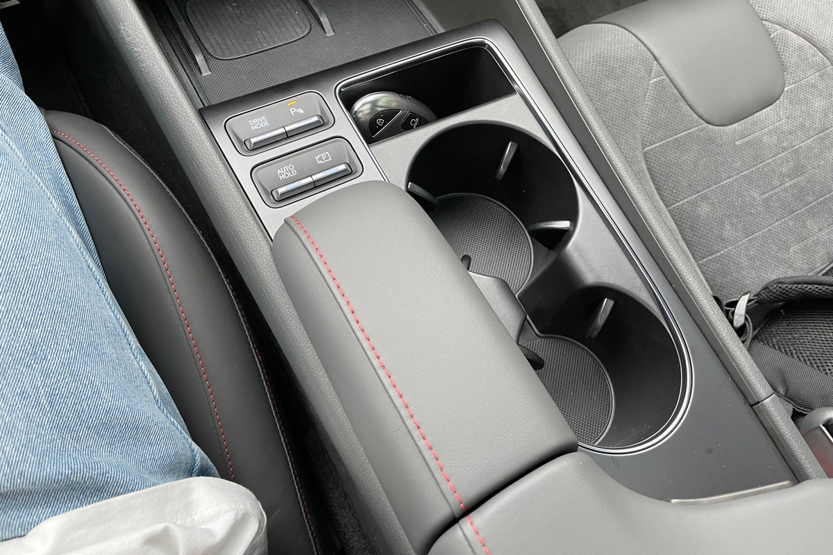 8_쏘나타 디 엣지 N 라인 2.5 터보 센터콘솔.jpg