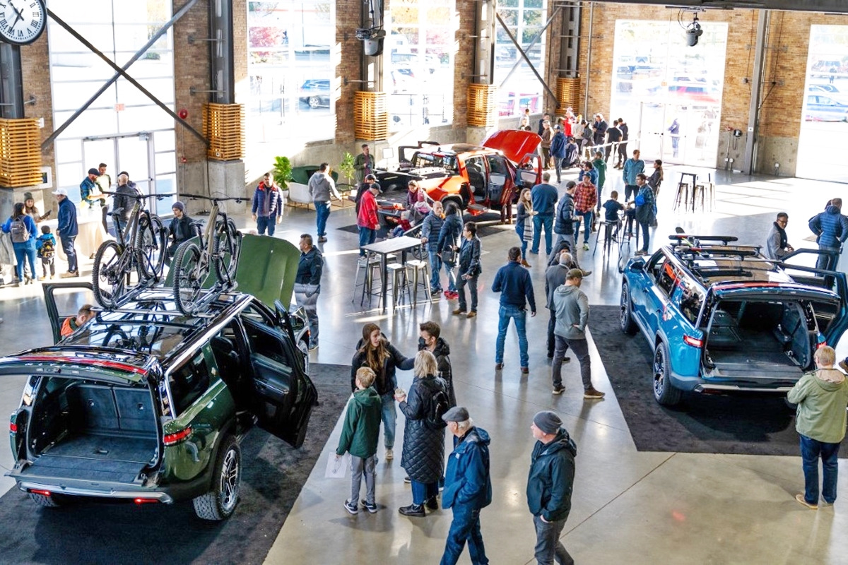 6_리비안 전시장_'Automotive News'.jpg