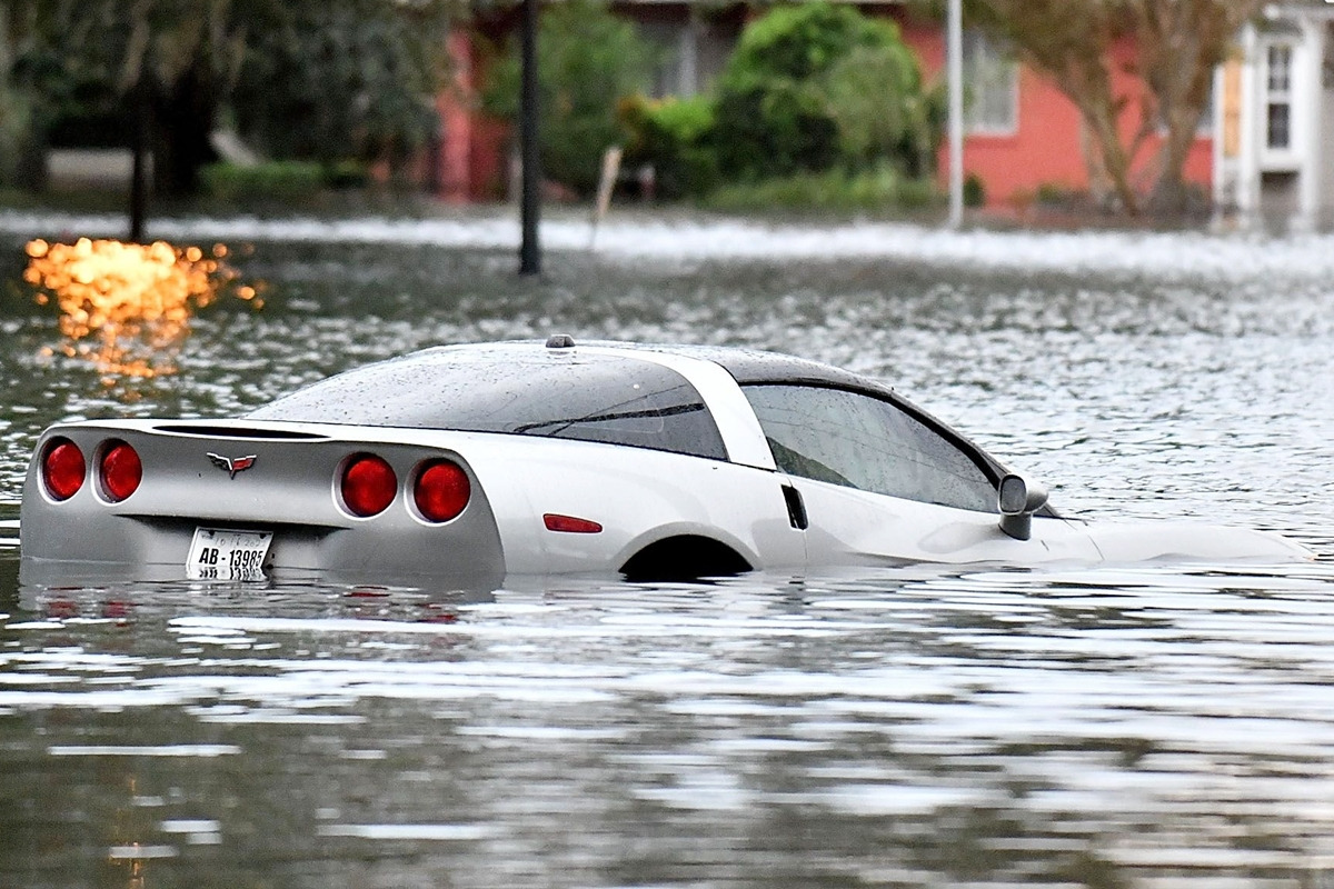 1_침수된 콜벳_CNN.jpg
