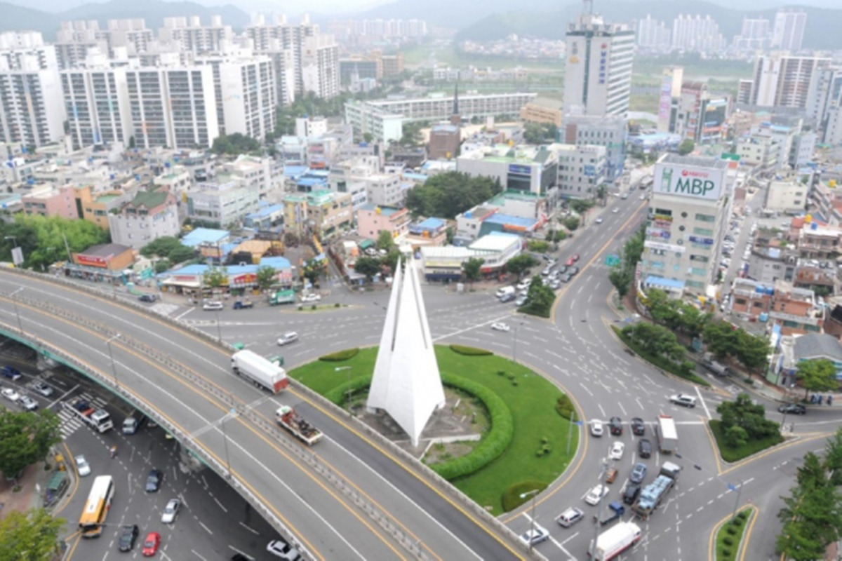 울산시 교통 체증이 심한 신복로터리.jpg
