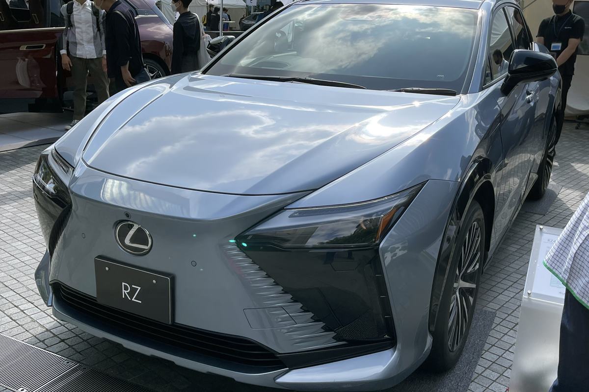 위키피디아 렉서스 RZ.jpg
