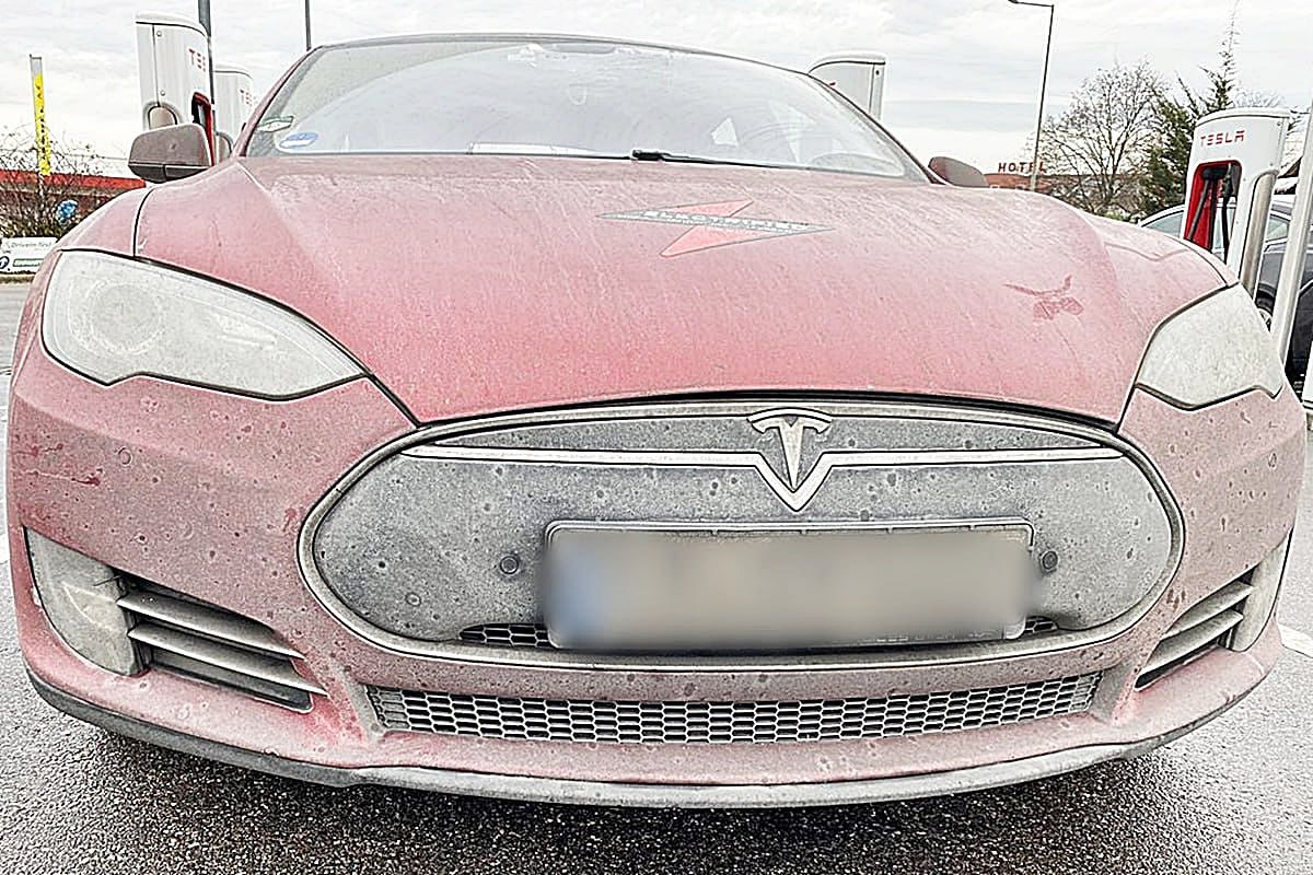 0_테슬라 모델 S_트위터 'gem8mingen'.jpg