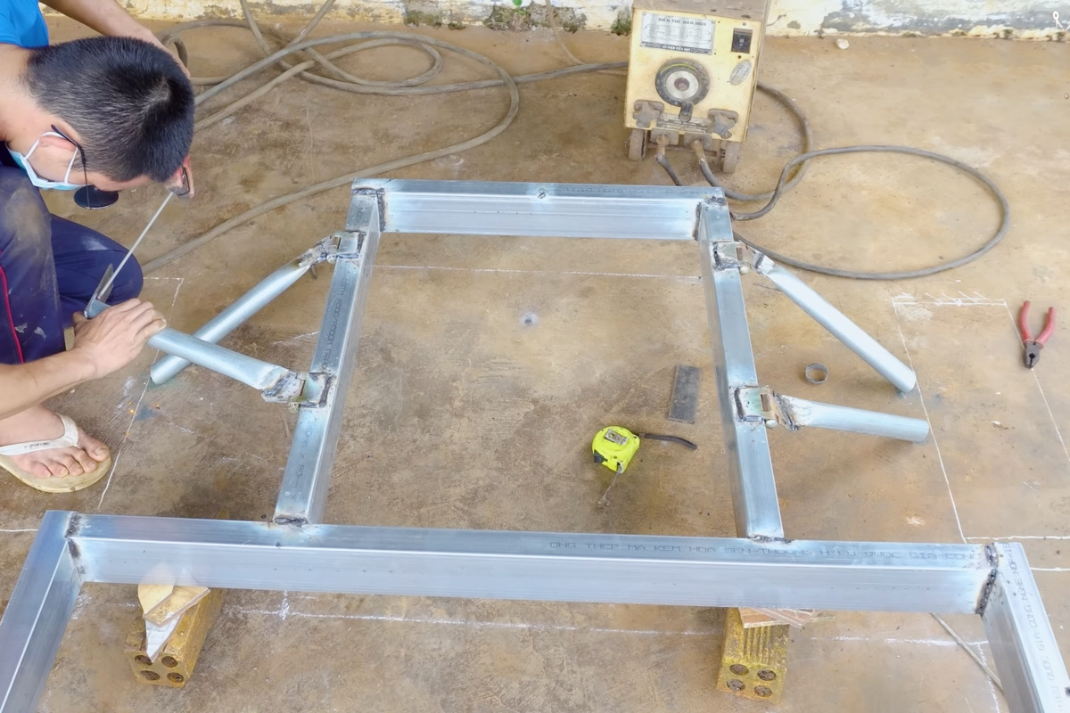 1_알루미늄 섀시 제작_유튜브 채널 'King OF Crafts'.jpg