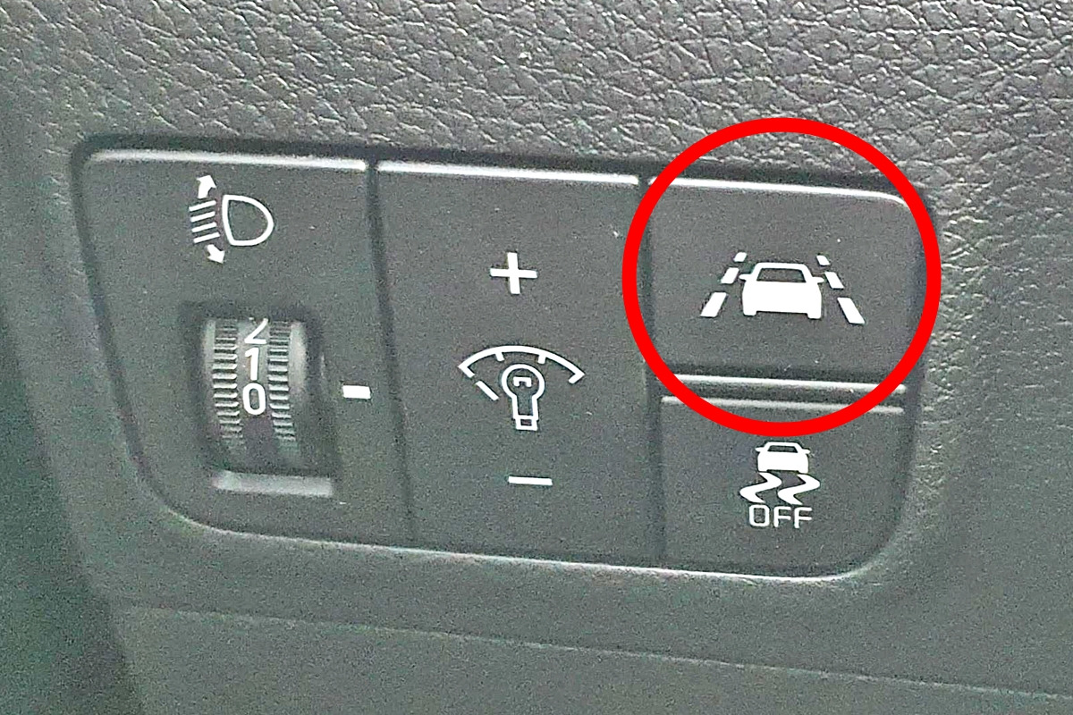 1_차선 유지 보조 시스템 버튼.jpg