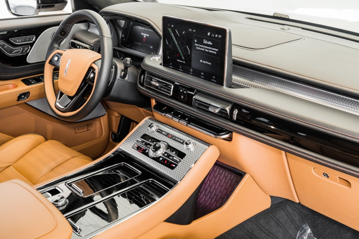 3_링컨 에비에이터 인테리어.jpg