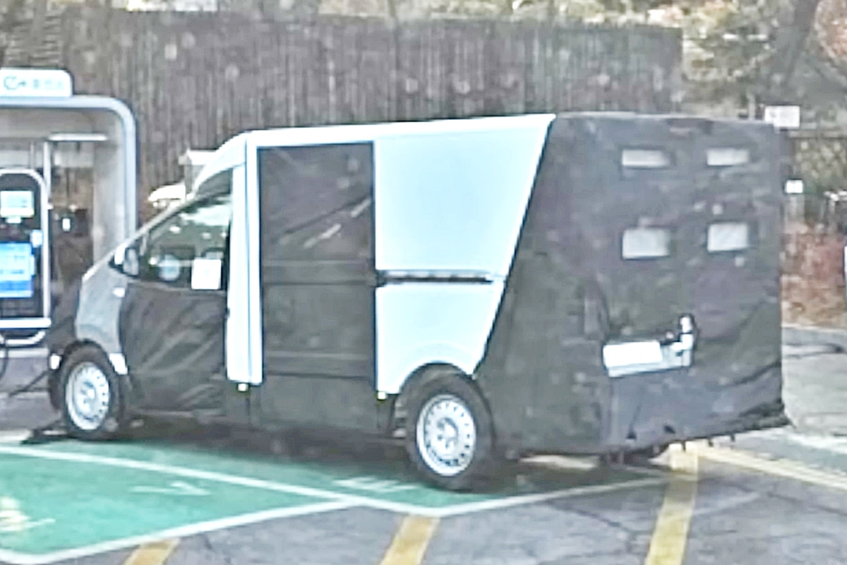 4_충전 중인 포터 EV 후속 테스트카_유튜브 채널 '우파푸른하늘Woopa TV'.jpg