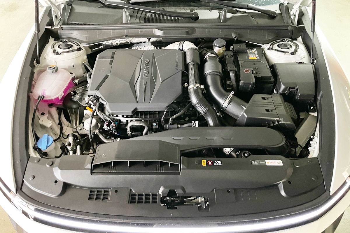 3_쏘나타 디 엣지 N 라인 2.5 터보 엔진룸.jpg