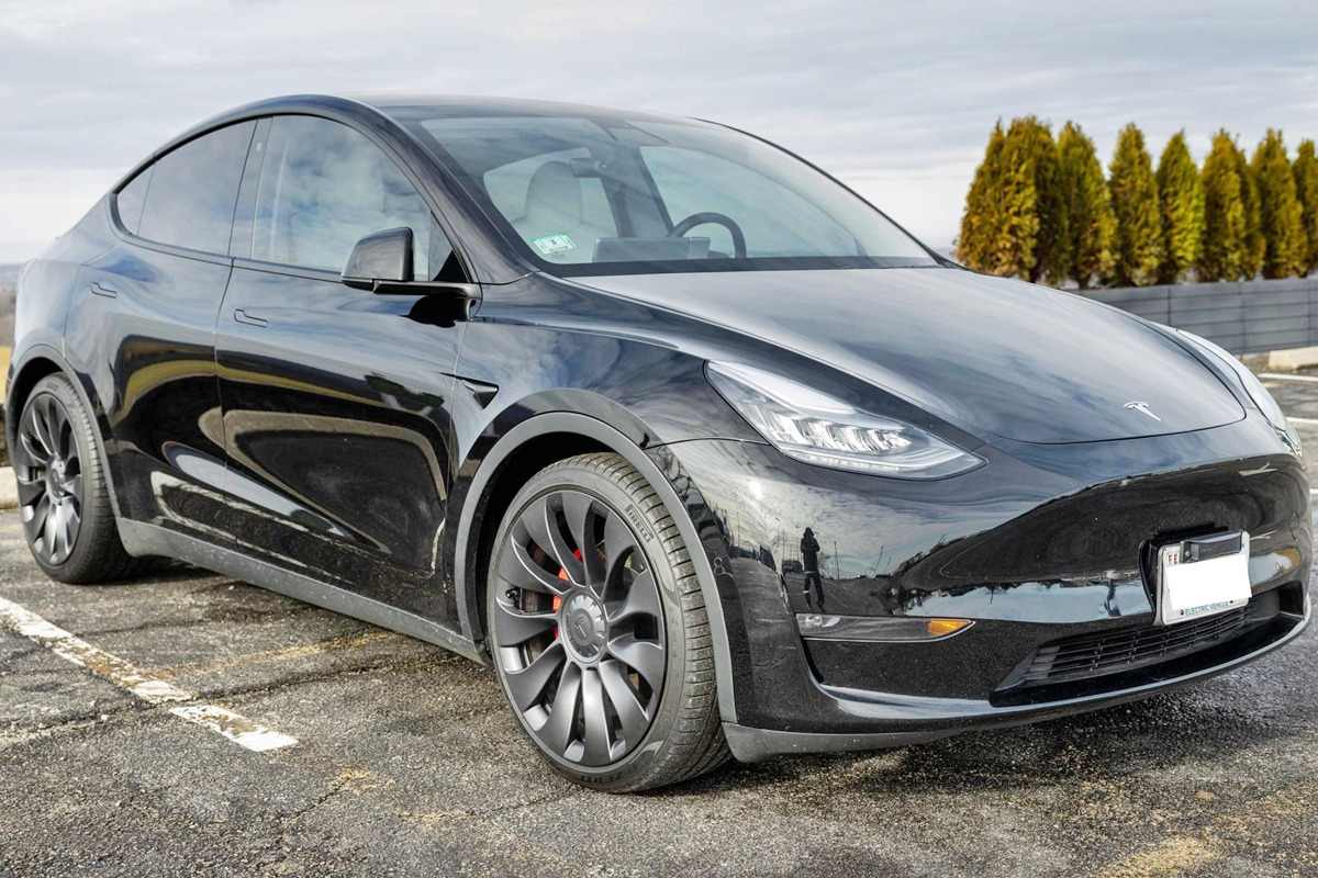 2_테슬라 모델 Y 퍼포먼스_'Cars & Bids'.jpg