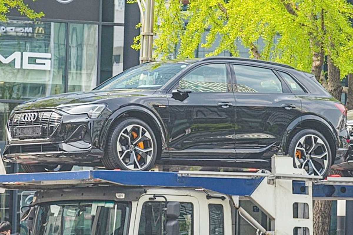 6_아우디 E-트론 S_수원ll신근.jpg