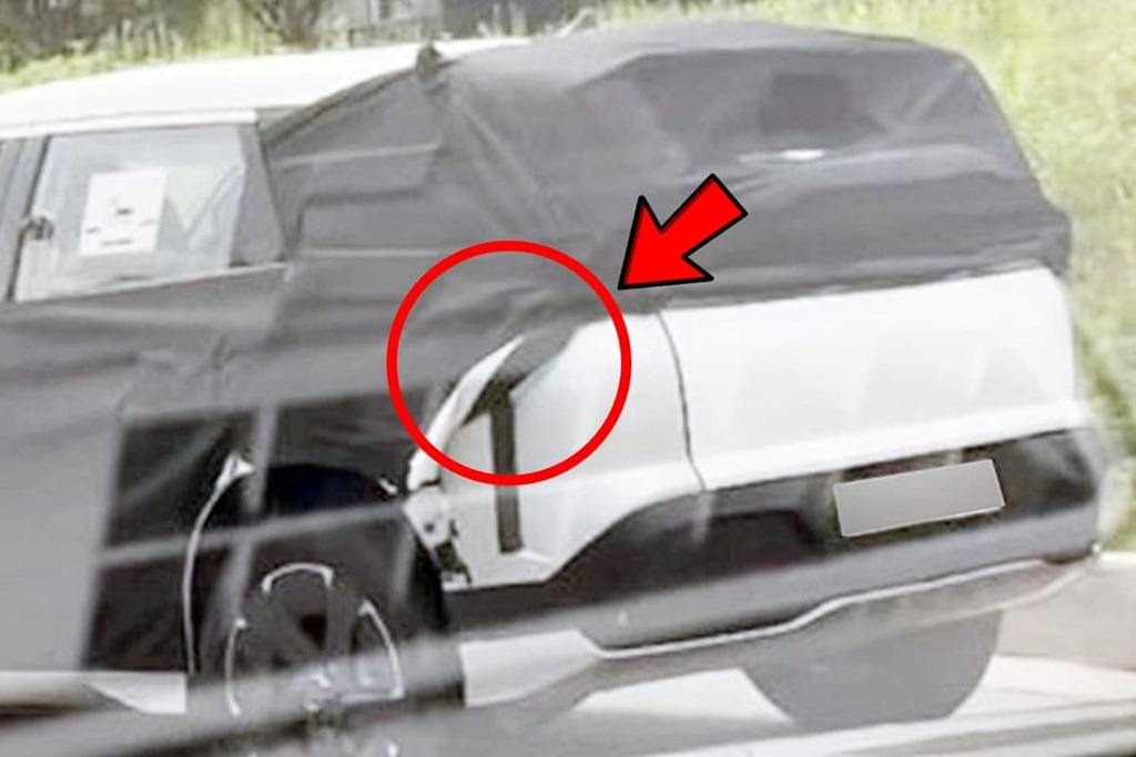 2 주행 중 포착된 기아의 EV 7 , 사진 = 오토스파이넷 'Leiws02'님.jpg