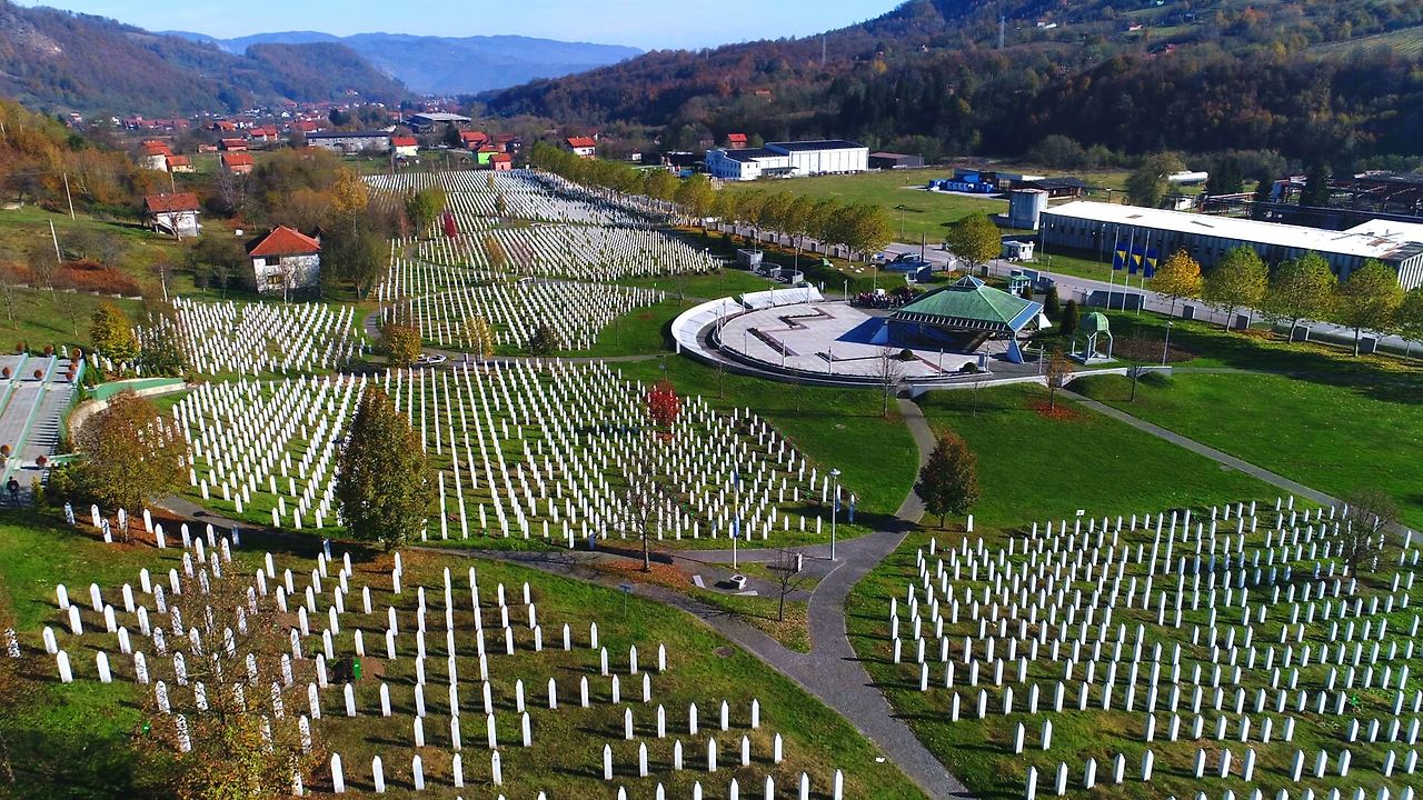 Srebrenica-genocide-memoria.jpg