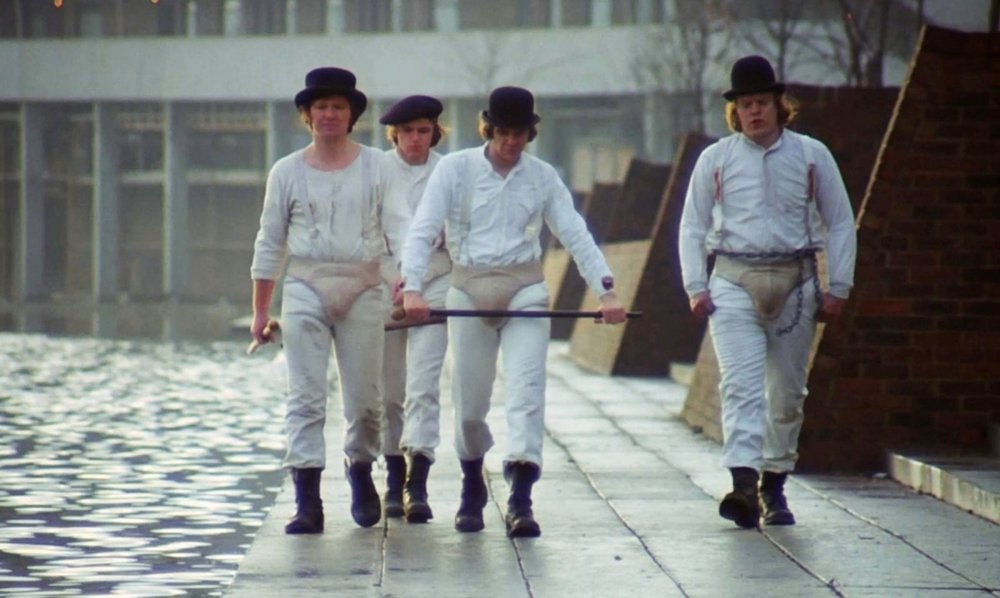 clockwork-orange-a-1971-034-droogs-walking-waterfront.jpg