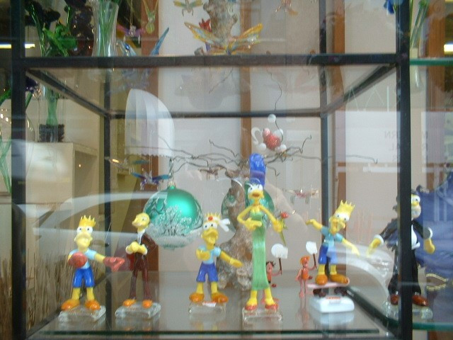 유리공예상점의 진열장.jpg